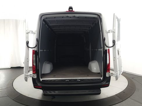 Used 2026 Mercedes-Benz Sprinter 2500 image 24