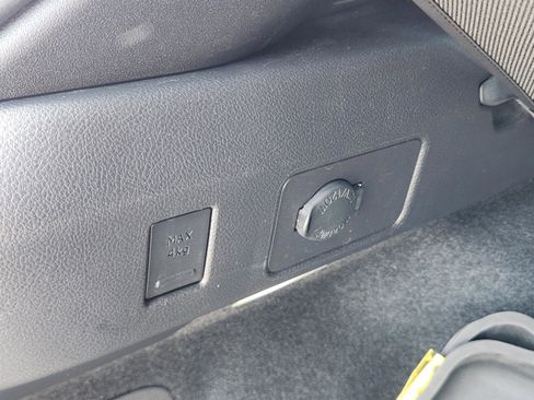 Used 2023 Lexus UX 250h F Sport FWD image 34