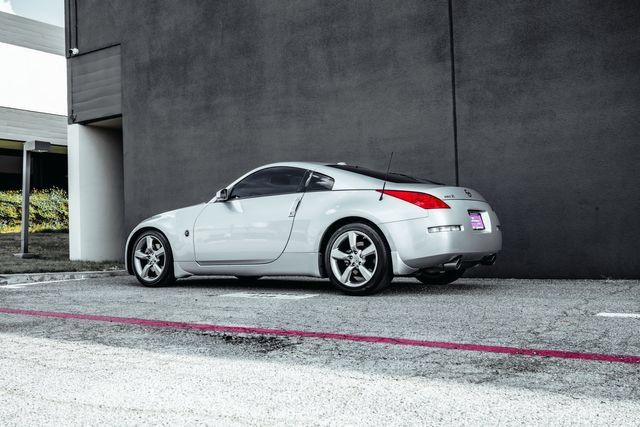 Used 2008 Nissan 350Z Touring w/ Cargo Convenience Pkg RWD image 40