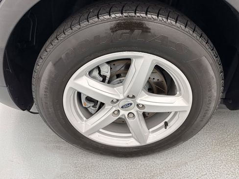 Used 2018 Ford Explorer XLT FWD image 4
