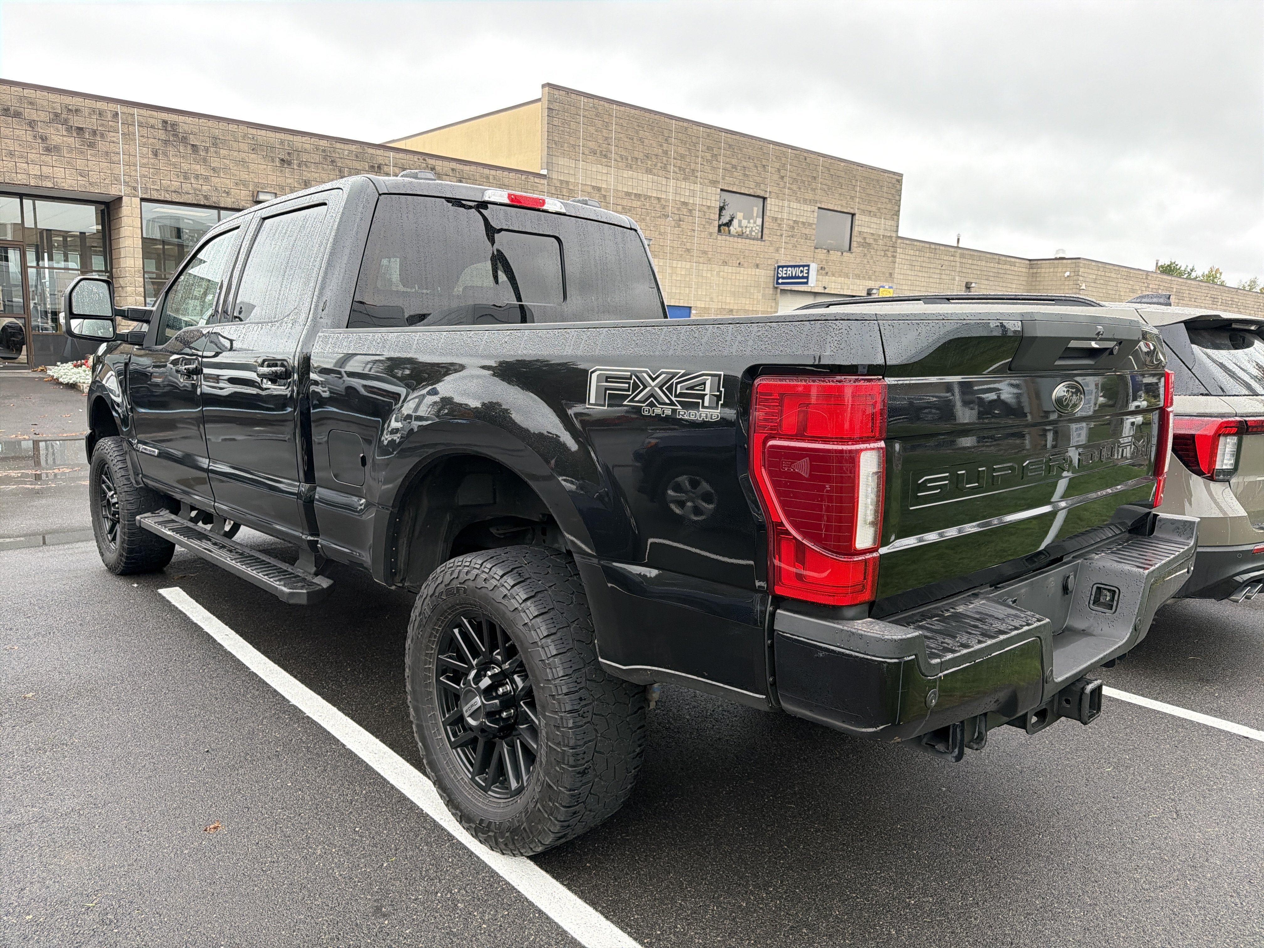 Used 2022 Ford F350 Lariat w/ Black Appearance Package AWD/4WD image 5