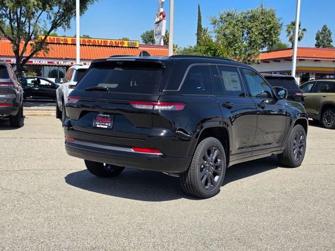 New 2026 Jeep Grand Cherokee Limited image 4