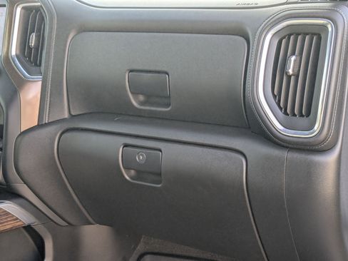 Used 2021 Chevrolet Silverado 2500 High Country w/ Z71 Off-Road Package image 21