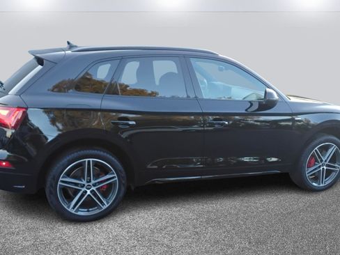 Certified 2025 Audi Q5 e Premium Plus image 4