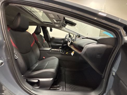 New 2026 Toyota Prius Plug-In Hybrid FWD image 19