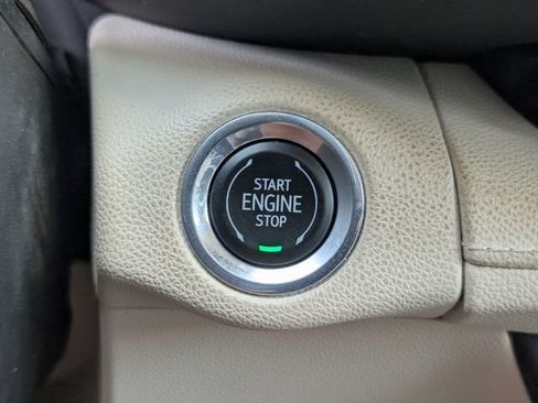 Used 2022 Buick Envision Essence w/ Technology Package I FWD image 19