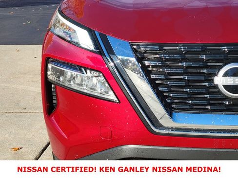 Certified 2023 Nissan Rogue SV image 9