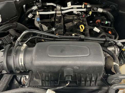 Used 2023 Ford Explorer XLT w/ Equipment Group 202A AWD/4WD image 28