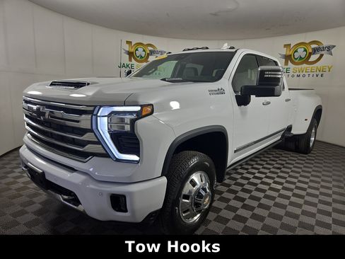 Certified 2025 Chevrolet Silverado 3500 High Country w/ Technology Package AWD/4WD image 3