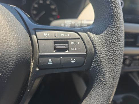 Used 2023 Honda HR-V LX image 18