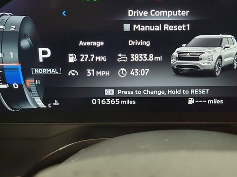 Used 2023 Mitsubishi Outlander SEL image 28