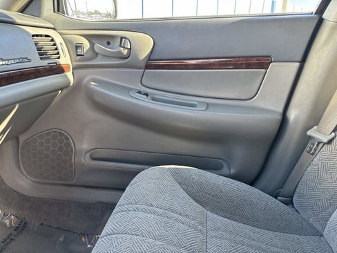 Used 2005 Chevrolet Impala w/ Preferred Equipment Group image 21