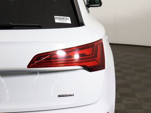 Used 2022 Audi Q5 2.0T Premium Plus w/ Premium Plus Package AWD/4WD image 17