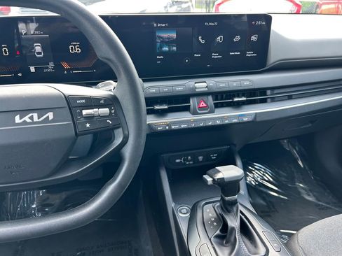 Used 2025 Kia K4 FWD image 16