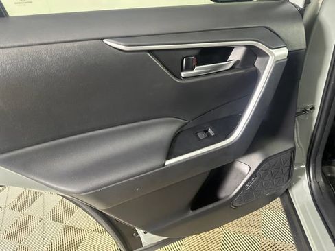 Used 2023 Toyota RAV4 XLE AWD/4WD image 18