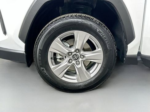 Certified 2025 Toyota RAV4 XLE image 30