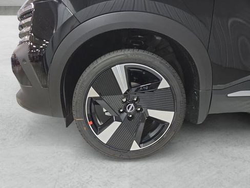 New 2026 Nissan Kicks SR FWD image 23