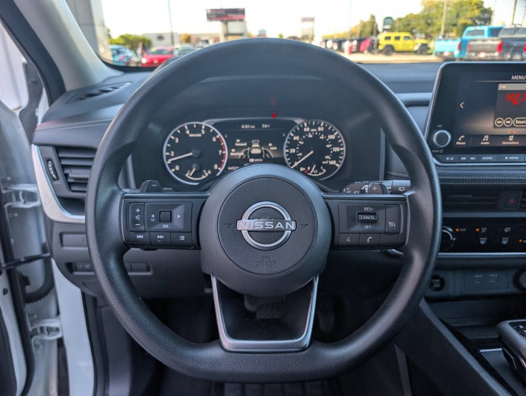 Used 2024 Nissan Rogue S AWD/4WD image 14