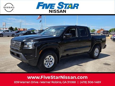 Used 2024 Nissan Frontier SV RWD image 3