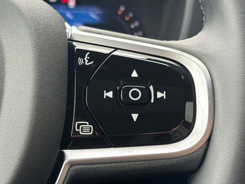 Certified 2026 Volvo XC60 B5 Plus AWD/4WD image 28