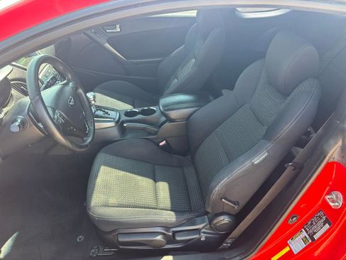 Used 2011 Hyundai Genesis 2.0T image 10