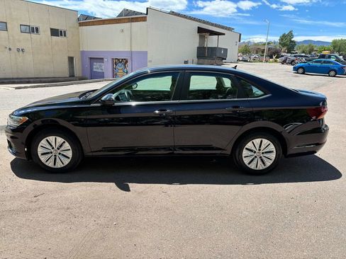 Used 2019 Volkswagen Jetta R-Line image 4