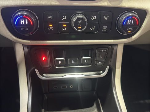 Used 2020 GMC Terrain Denali w/ Denali Premium Package image 31