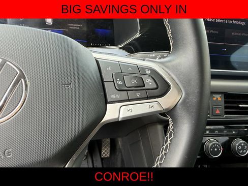 Used 2023 Volkswagen Taos SE FWD image 15