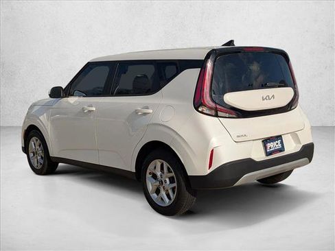 Used 2024 Kia Soul FWD image 8