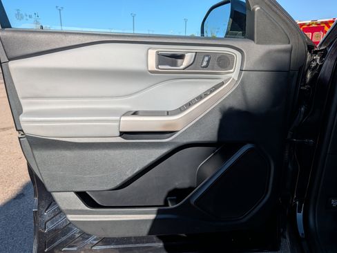 Used 2023 Ford Explorer XLT w/ Equipment Group 202A image 36