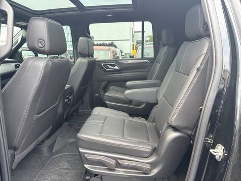 Used 2022 Chevrolet Suburban RST w/ Luxury Package AWD/4WD image 23