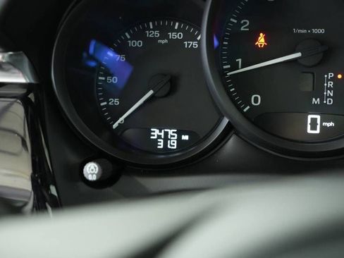 Certified 2025 Porsche Macan image 15