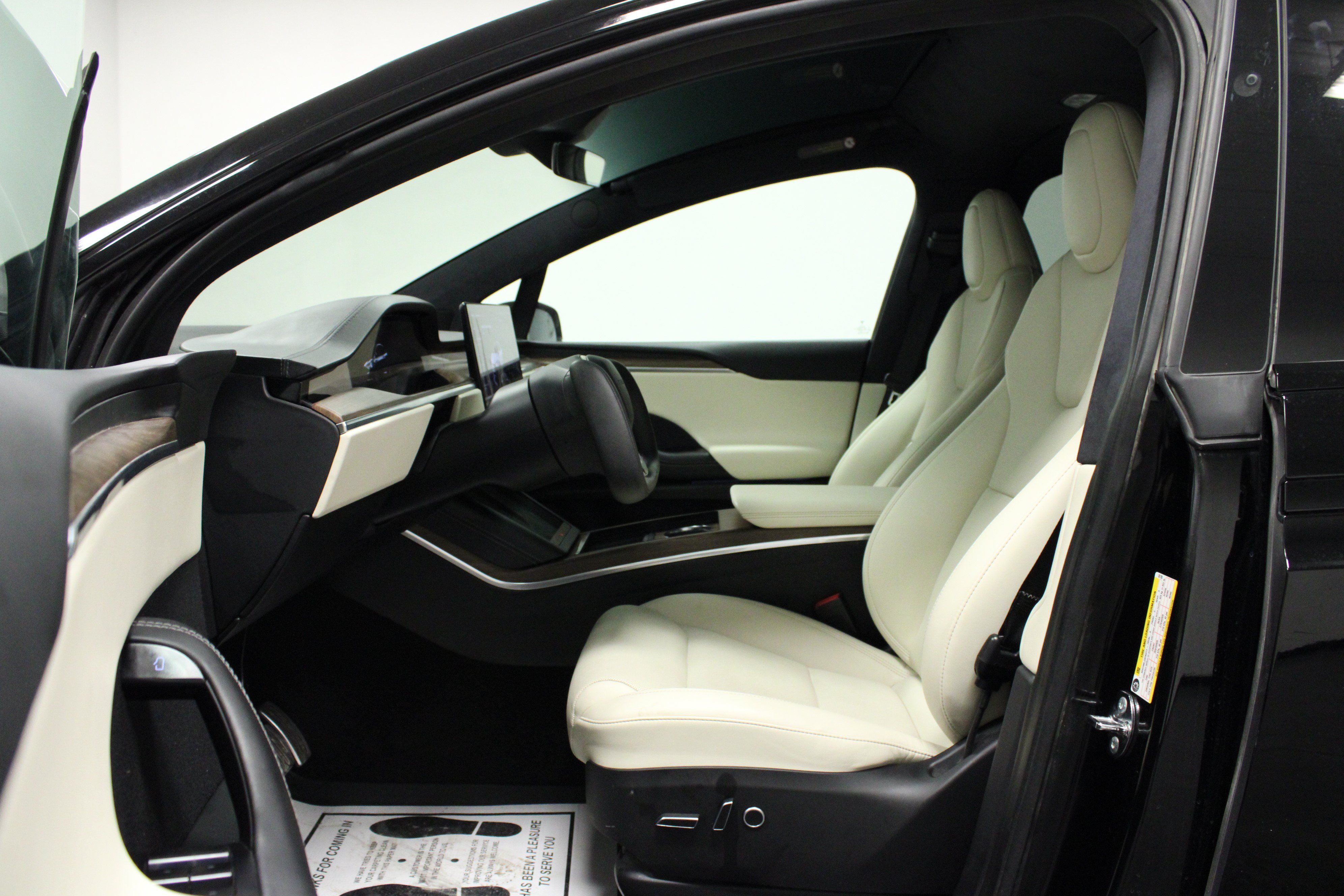 Used 2023 Tesla Model X AWD/4WD image 12