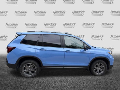 Used 2024 Honda Passport TrailSport image 11