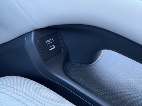 Used 2025 Honda HR-V LX image 19