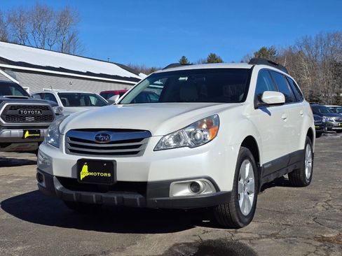 Used 2012 Subaru Outback 2.5i Premium w/ All-Weather Pkg image 2