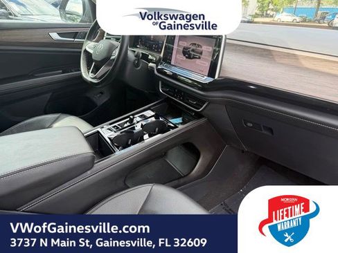 Certified 2025 Volkswagen Atlas SEL AWD/4WD image 12