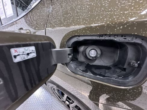 Used 2023 Chevrolet Equinox LT image 42