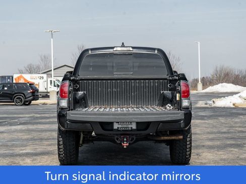 Used 2021 Toyota Tacoma TRD Sport AWD/4WD image 10