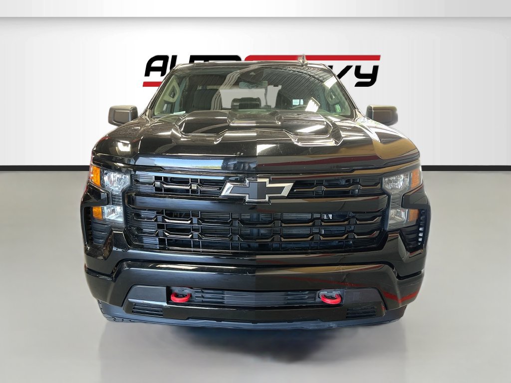 Used 2022 Chevrolet Silverado 1500 Custom Trail Boss AWD/4WD image 2
