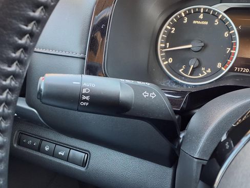 Used 2023 Nissan Pathfinder SL image 24