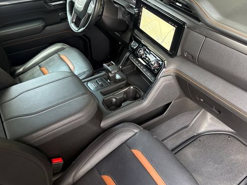 Used 2024 GMC Sierra 1500 AT4 w/ AT4 Premium Package AWD/4WD image 17