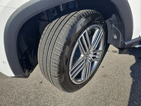 New 2026 Mercedes-Benz GLS 450 4MATIC image 35