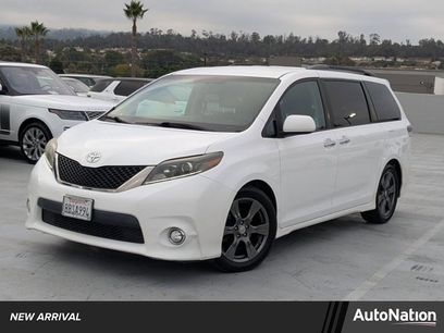 Used 2017 Toyota Sienna SE