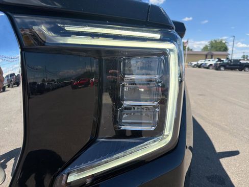 Used 2022 GMC Yukon XL SLT AWD/4WD image 19