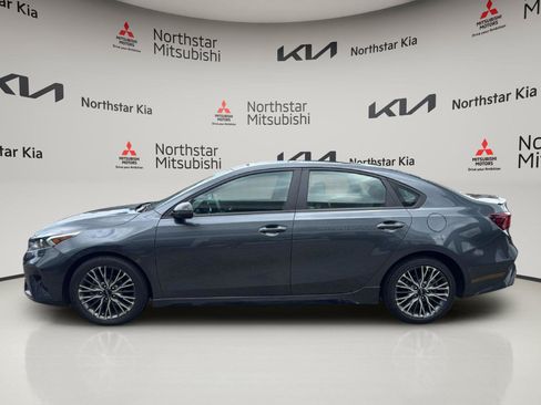 Used 2023 Kia Forte GT-Line w/ GT-Line Premium Package FWD image 3