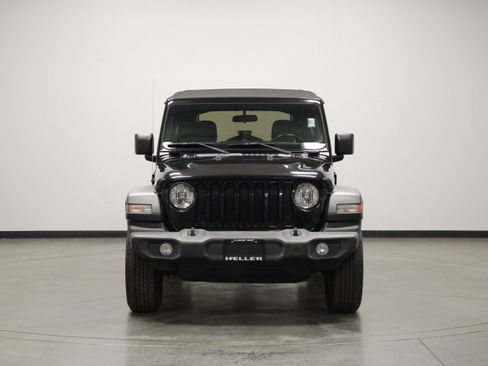 Used 2018 Jeep Wrangler Unlimited Sport S AWD/4WD image 3