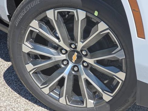 New 2026 Chevrolet Suburban High Country AWD/4WD image 13