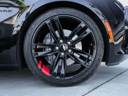 Used 2018 Chevrolet Camaro SS w/ Redline Edition RWD image 32