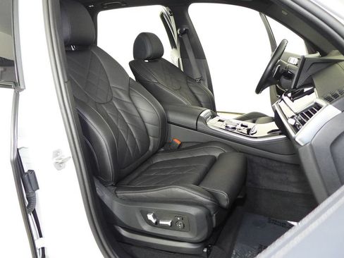 Used 2024 BMW X5 sDrive40i w/ M Sport Package RWD image 19